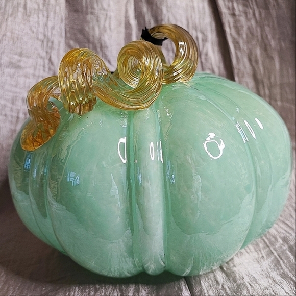 Christian Siriano Art Glass Spun Stalk Pumpkin Fall Green Iridescent Jadeite NWT - Picture 6 of 12